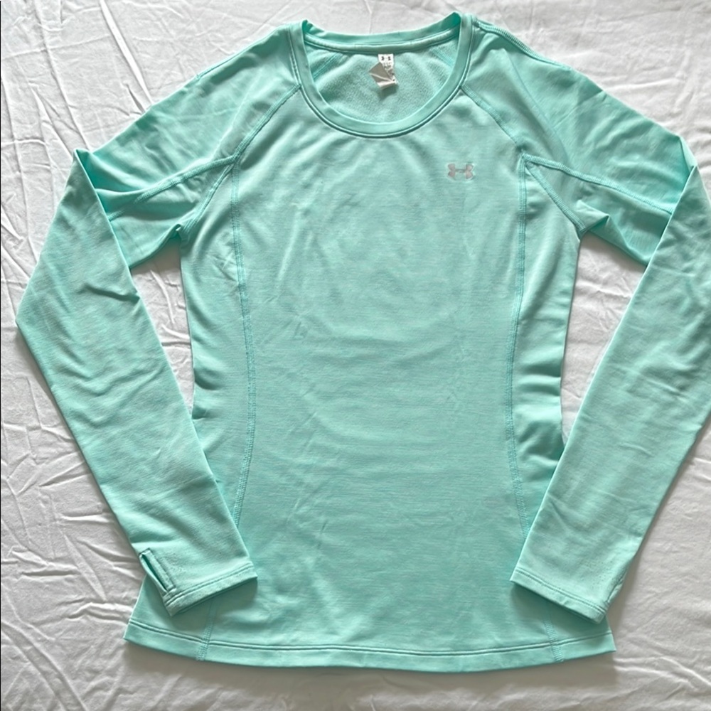 Women’s Under Armour light fleece long sleeve fitted tee